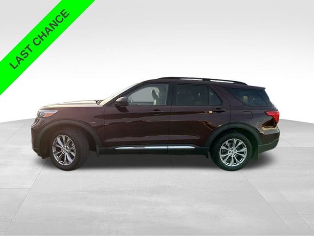 Used 2022 Ford Explorer XLT w/ Equipment Group 202A image 3