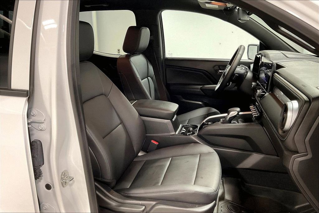Used 2025 Chevrolet Colorado LT w/ LT Convenience Package image 10