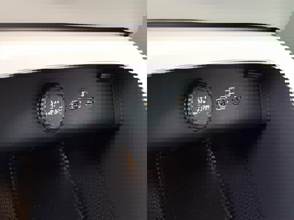 New 2026 Volvo XC40 B5 Ultra w/ Protection Package Premier image 24