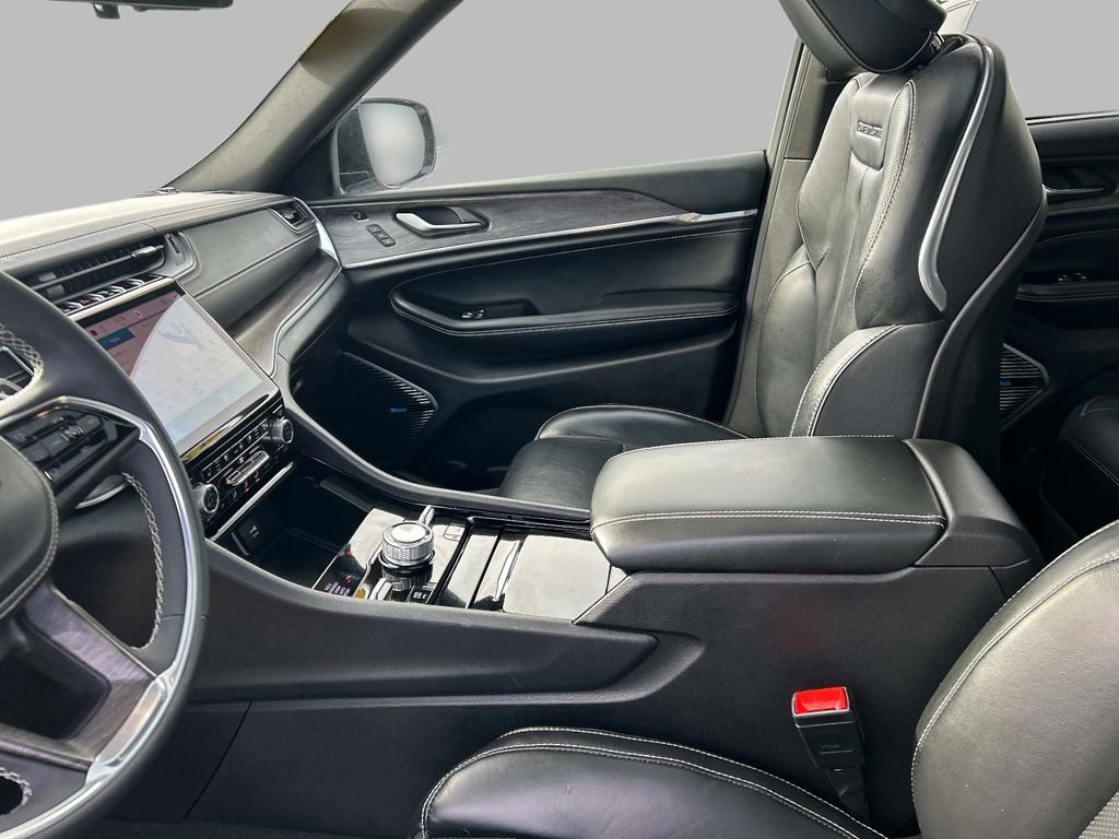 Used 2023 Jeep Grand Cherokee Overland w/ Luxury Tech Group IV image 26