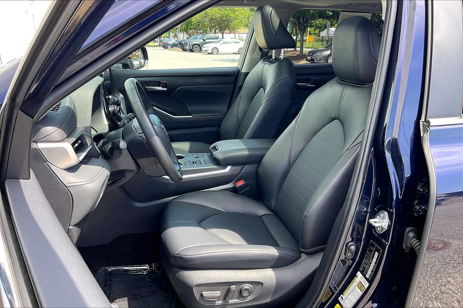 Used 2026 Toyota Highlander XLE AWD/4WD image 30