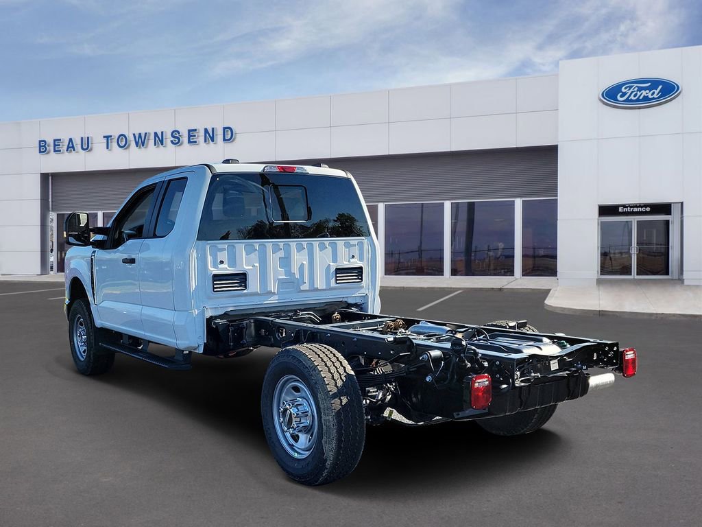 New 2026 Ford F350 XL w/ XL Chrome Package image 3