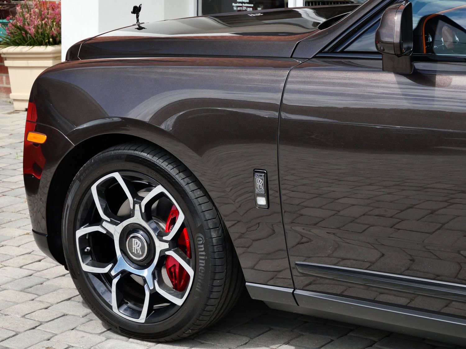 Used 2022 Rolls-Royce Cullinan Black Badge AWD/4WD image 22