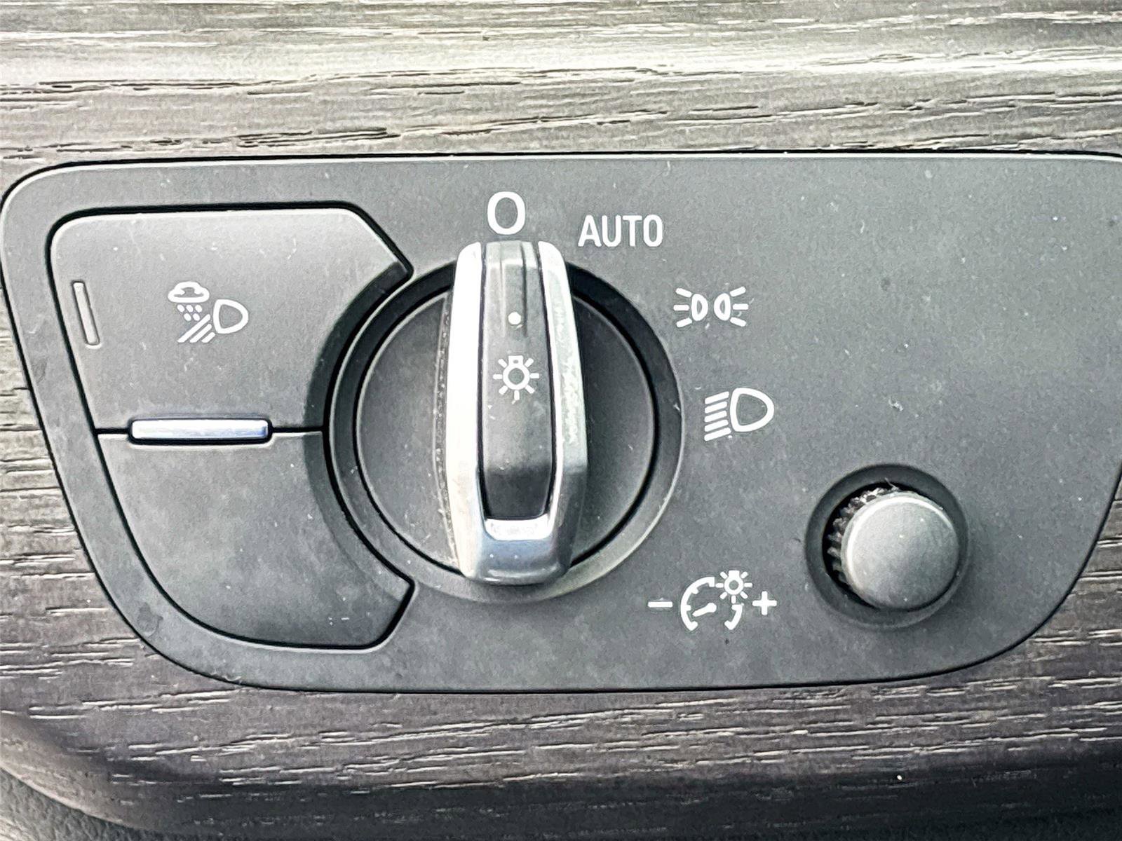 Used 2018 Audi A4 2.0T Ultra Premium w/ Convenience Package image 11