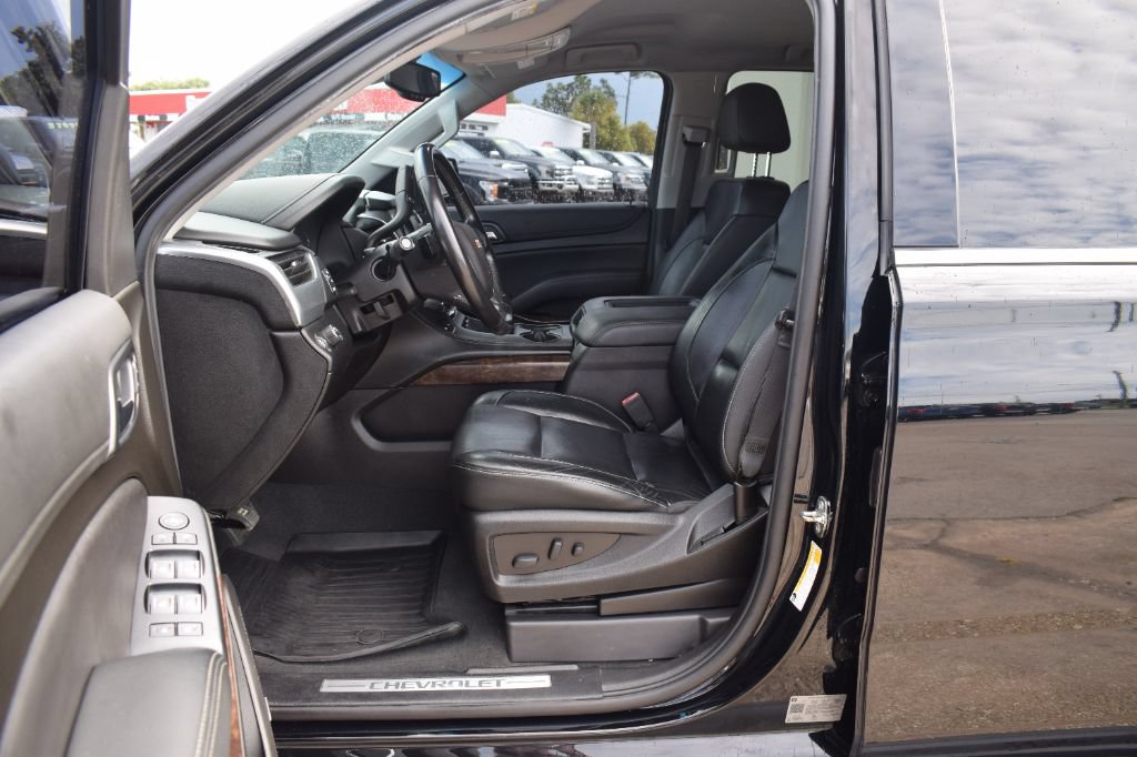 Used 2019 Chevrolet Tahoe LT w/ LT Midnight Edition RWD image 7