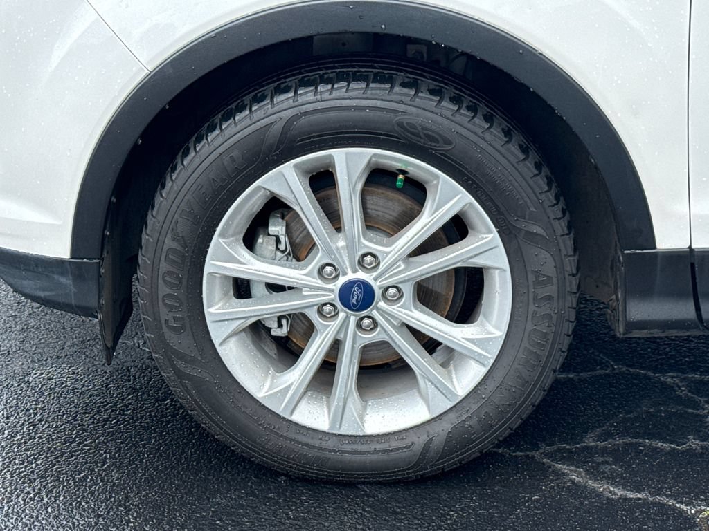 Certified 2017 Ford Escape SE w/ Equipment Group 201A FWD image 11