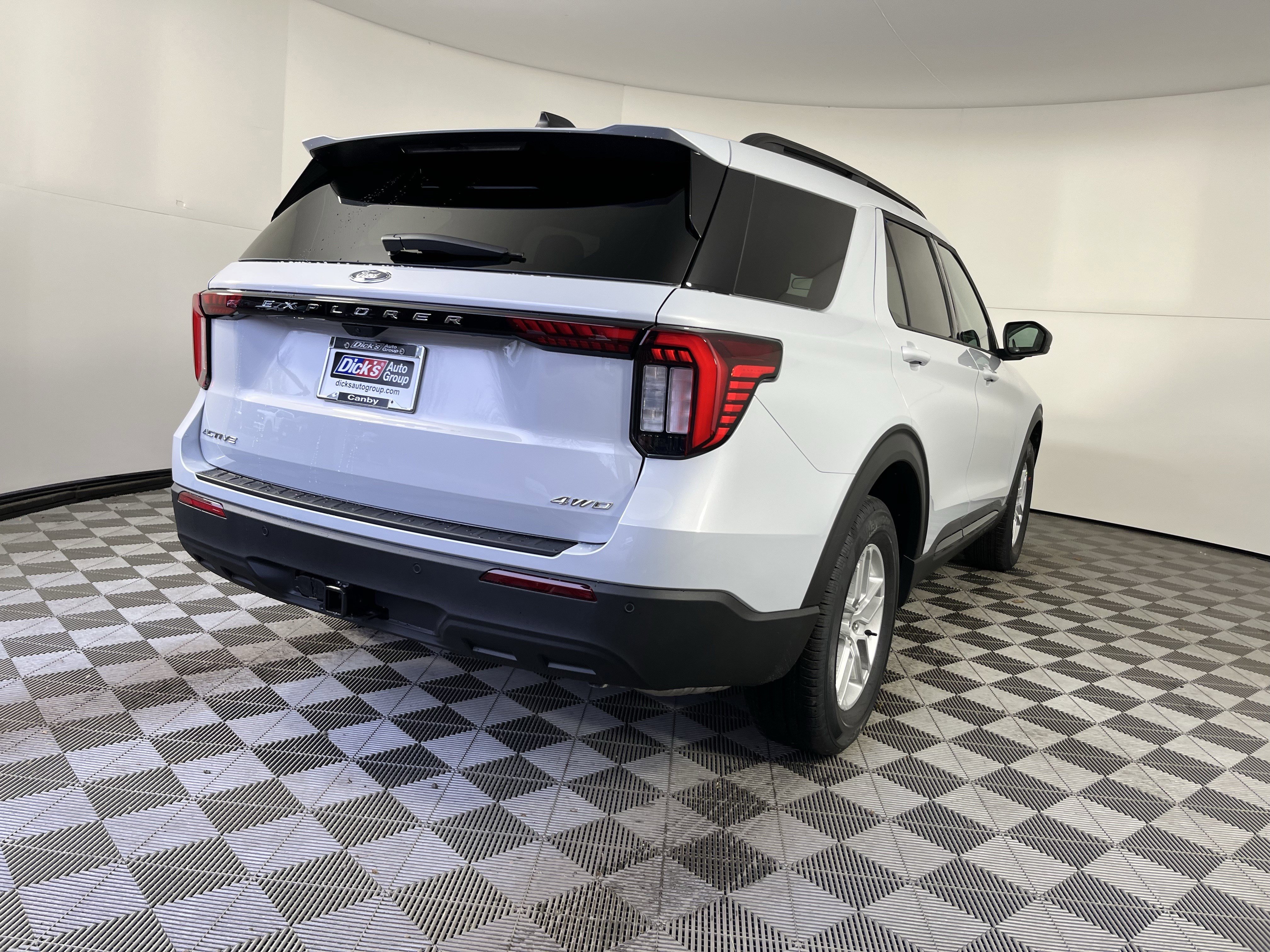 New 2026 Ford Explorer Active image 5