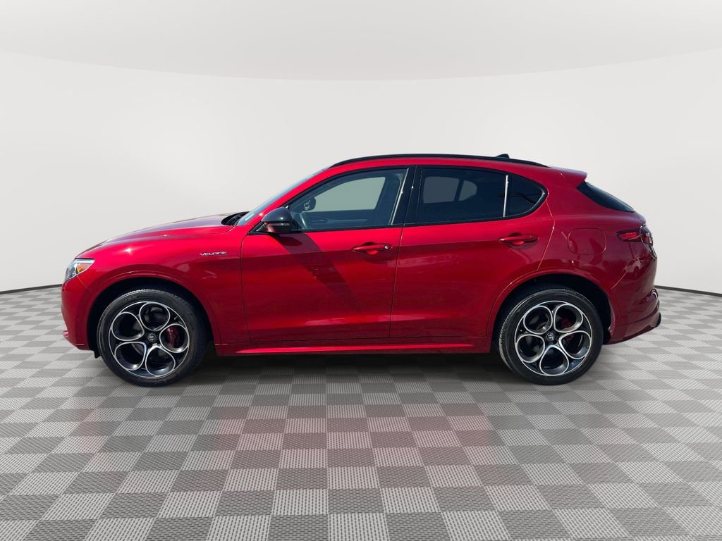 Used 2023 Alfa Romeo Stelvio Veloce AWD/4WD image 8