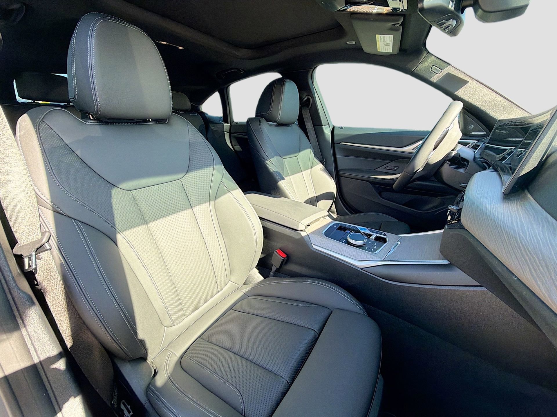 Used 2025 BMW i4 eDrive40 w/ Premium Package image 16