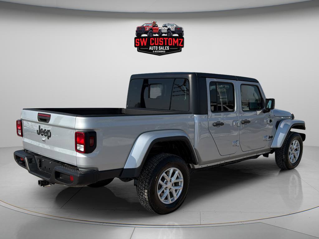 Used 2023 Jeep Gladiator Sport image 7
