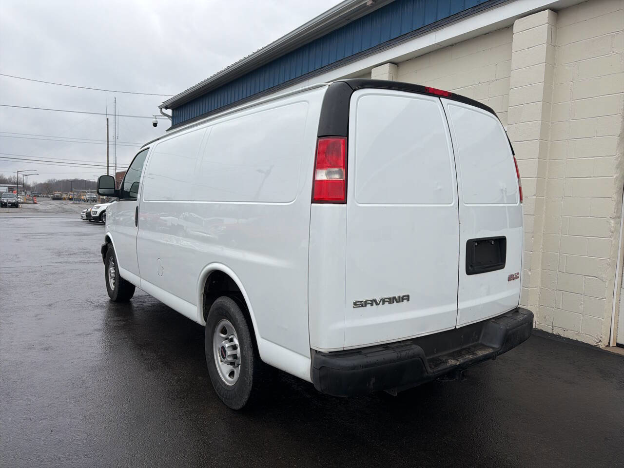 Used 2017 GMC Savana 2500 image 5