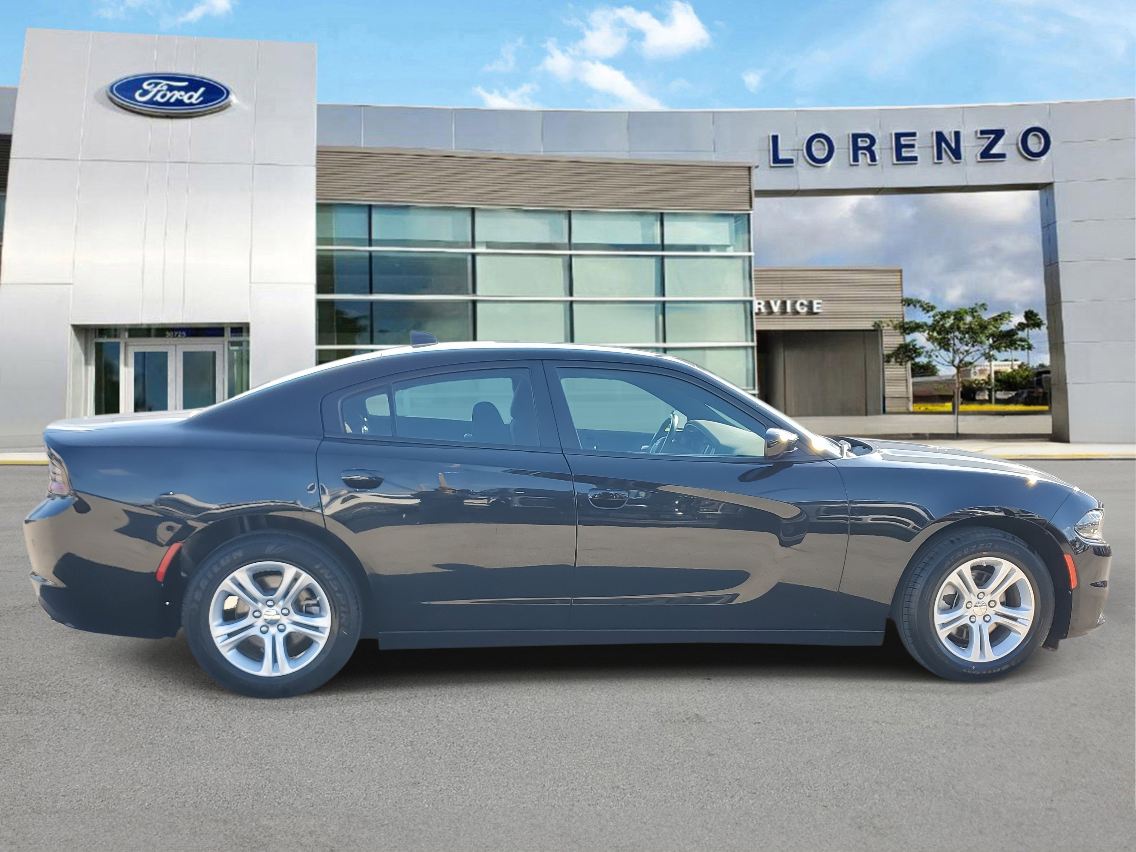 Used 2023 Dodge Charger SXT image 4