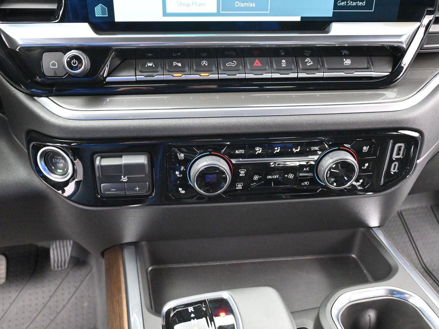 Used 2025 Chevrolet Silverado 1500 High Country w/ Technology Package AWD/4WD image 25