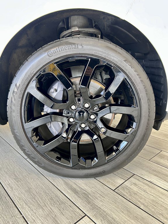 Used 2017 Land Rover Range Rover HSE image 19