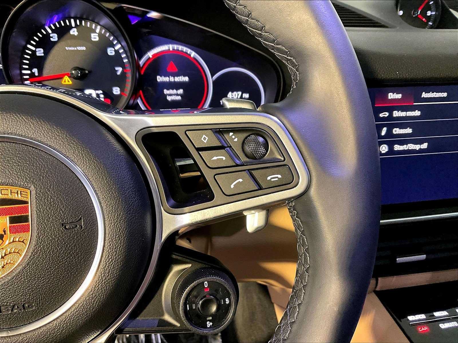 Certified 2023 Porsche Cayenne Coupe AWD/4WD image 28