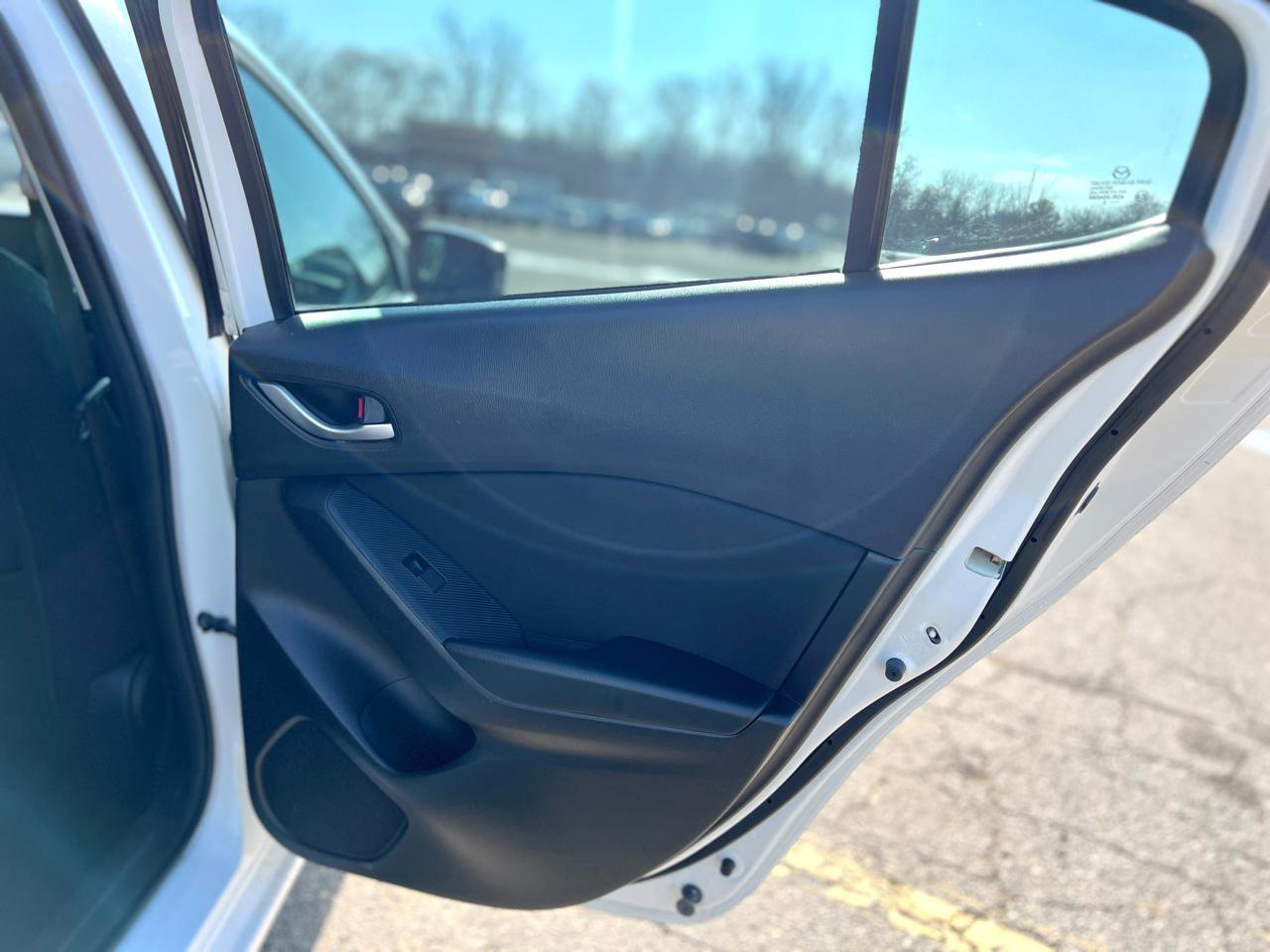 Used 2015 MAZDA MAZDA3 i Touring image 35