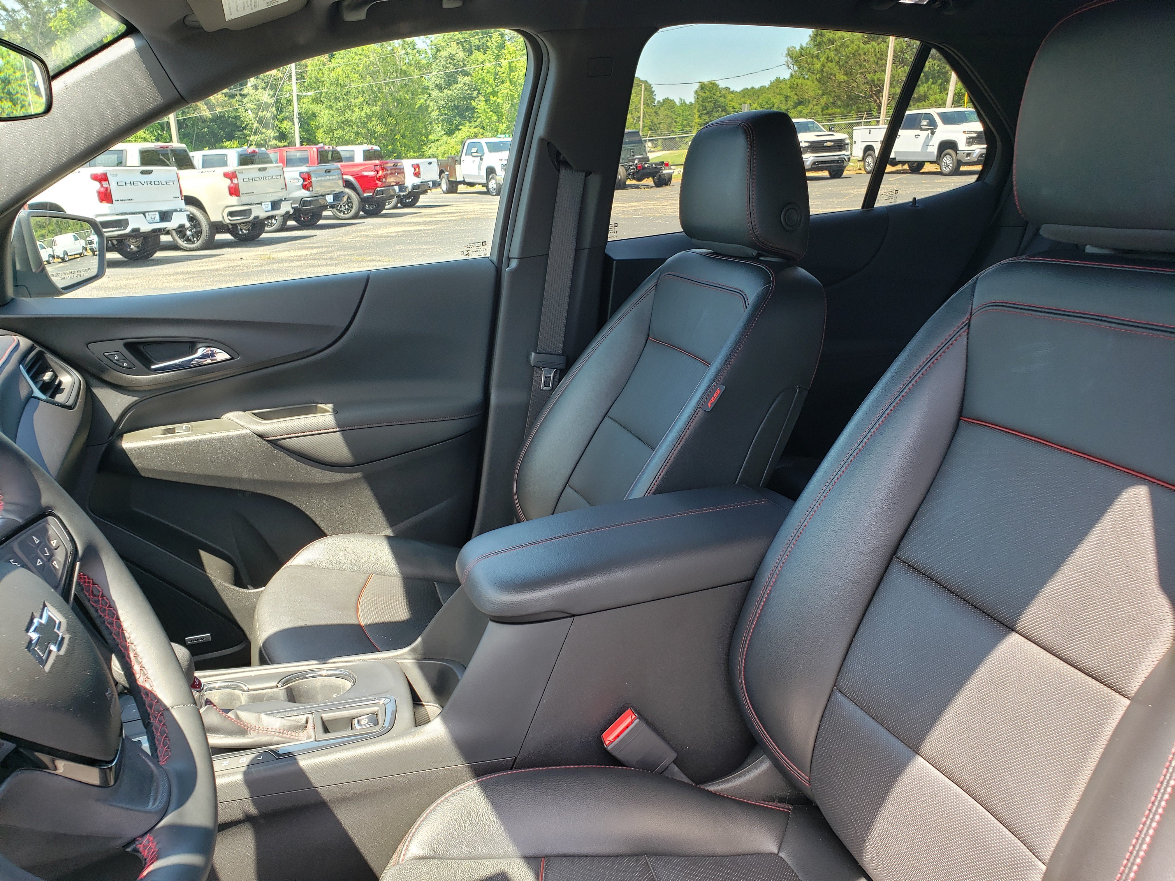 Used 2023 Chevrolet Equinox RS w/ RS Leather Package FWD image 25