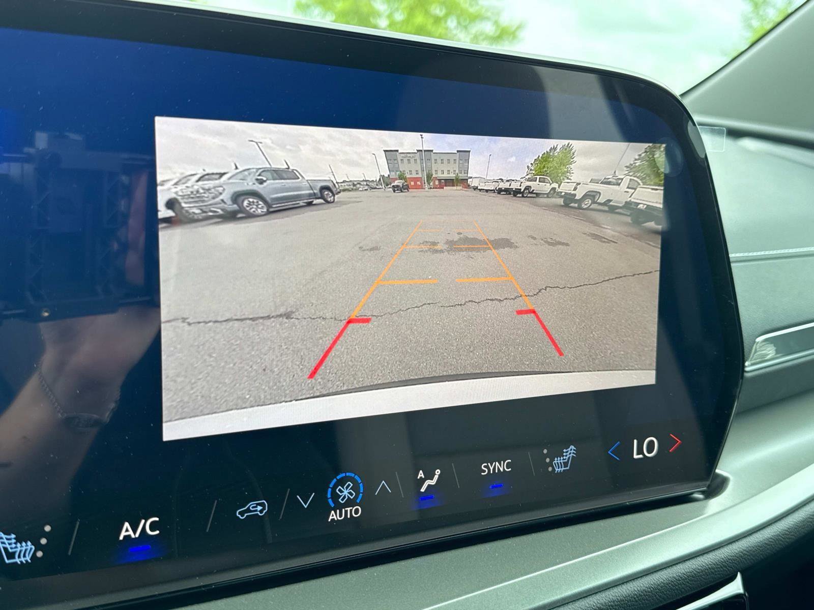 New 2025 Chevrolet Traverse LT w/ LPO, Floor Liner Package image 4