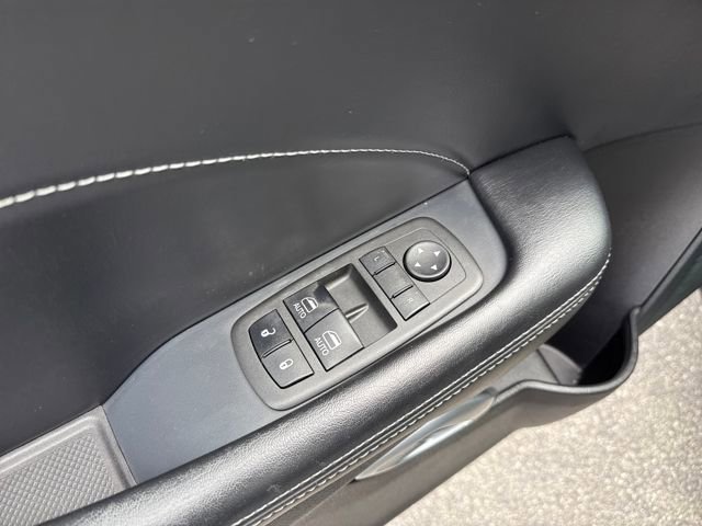 Used 2022 Dodge Challenger SXT w/ Plus Package image 10