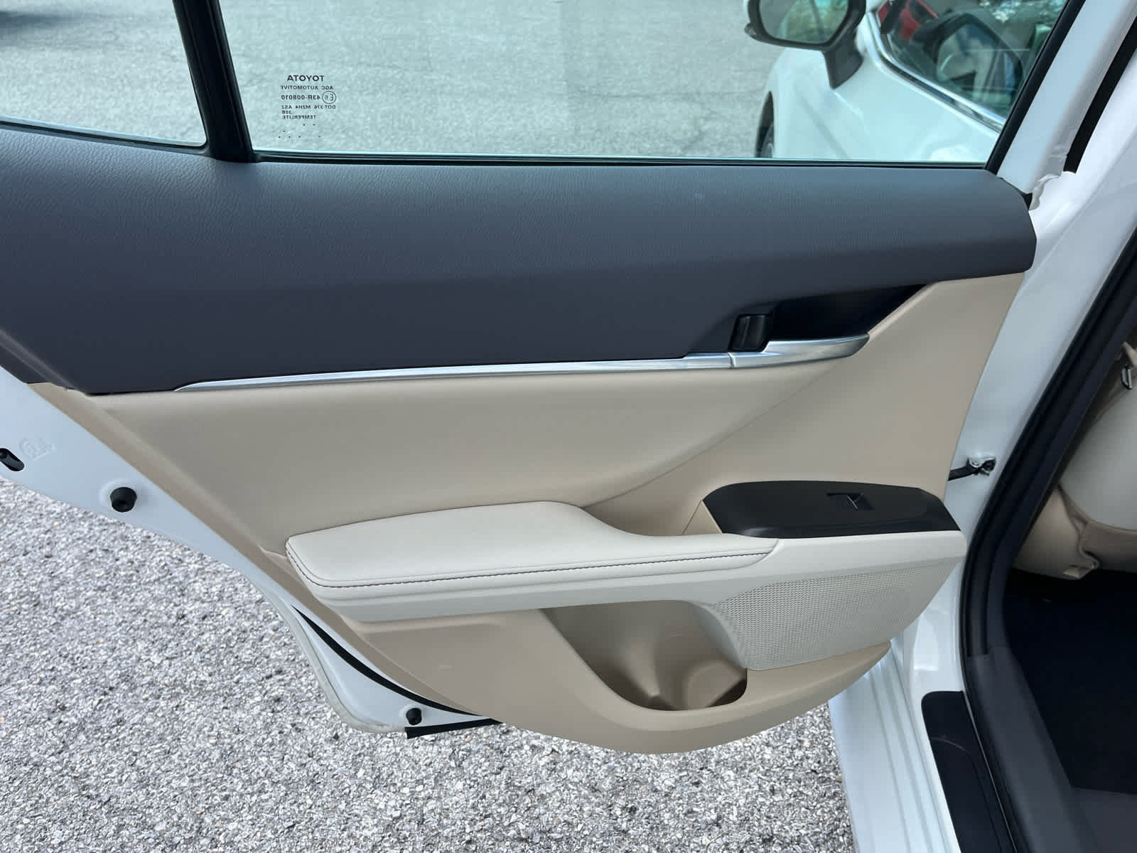 Used 2024 Toyota Camry XLE w/ Navigation Package FWD image 25