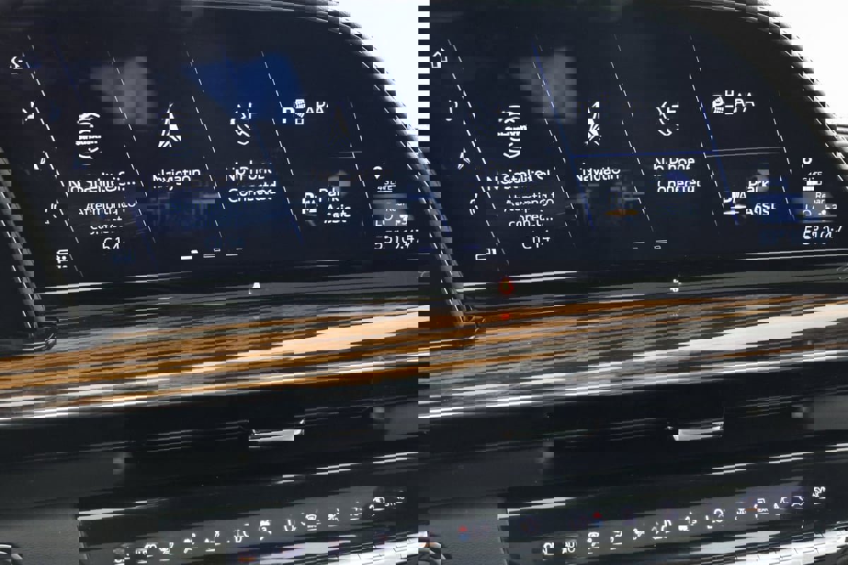 Used 2022 Cadillac Escalade Premium Luxury image 54