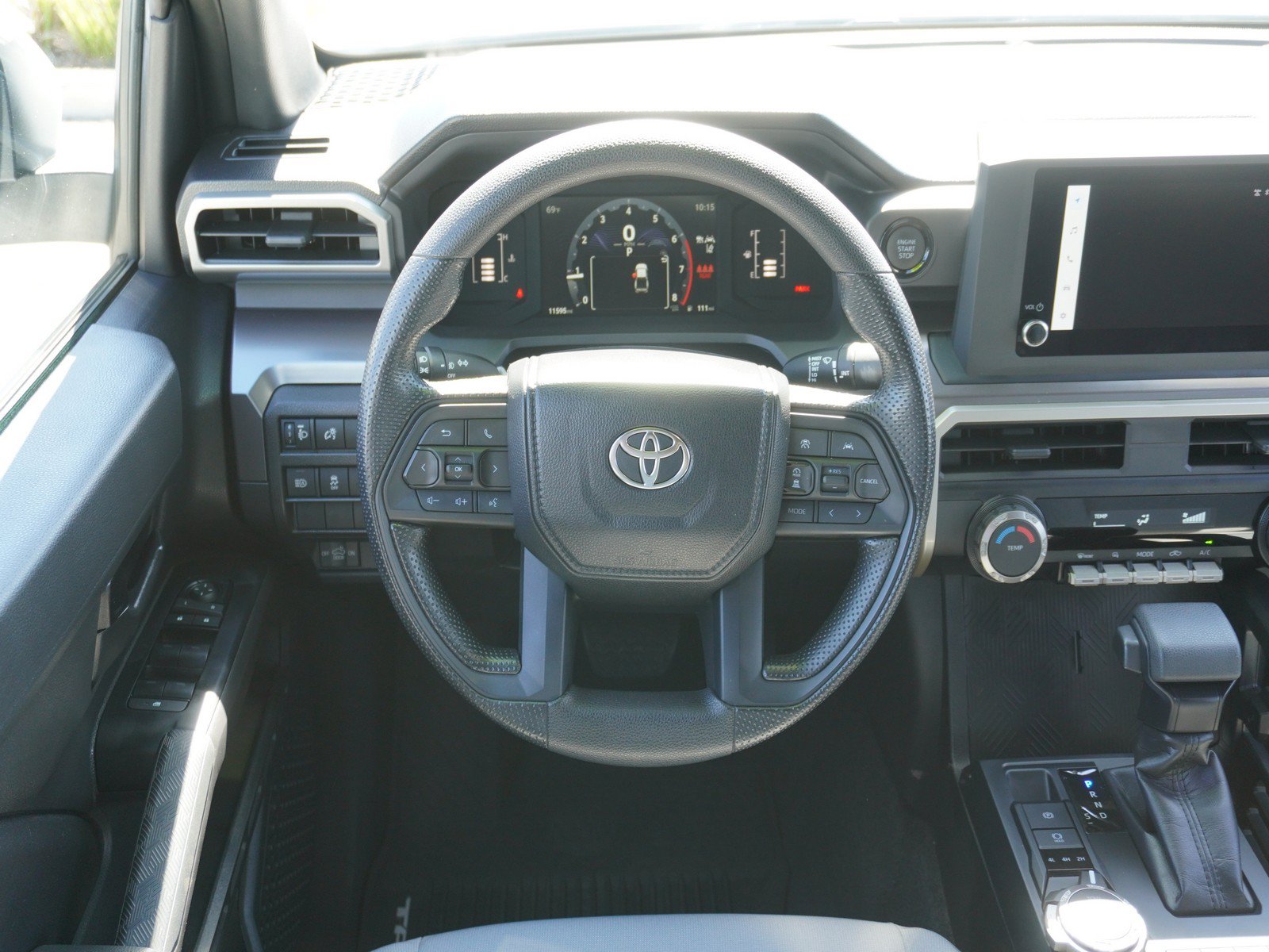 Used 2025 Toyota Tacoma SR5 AWD/4WD image 15