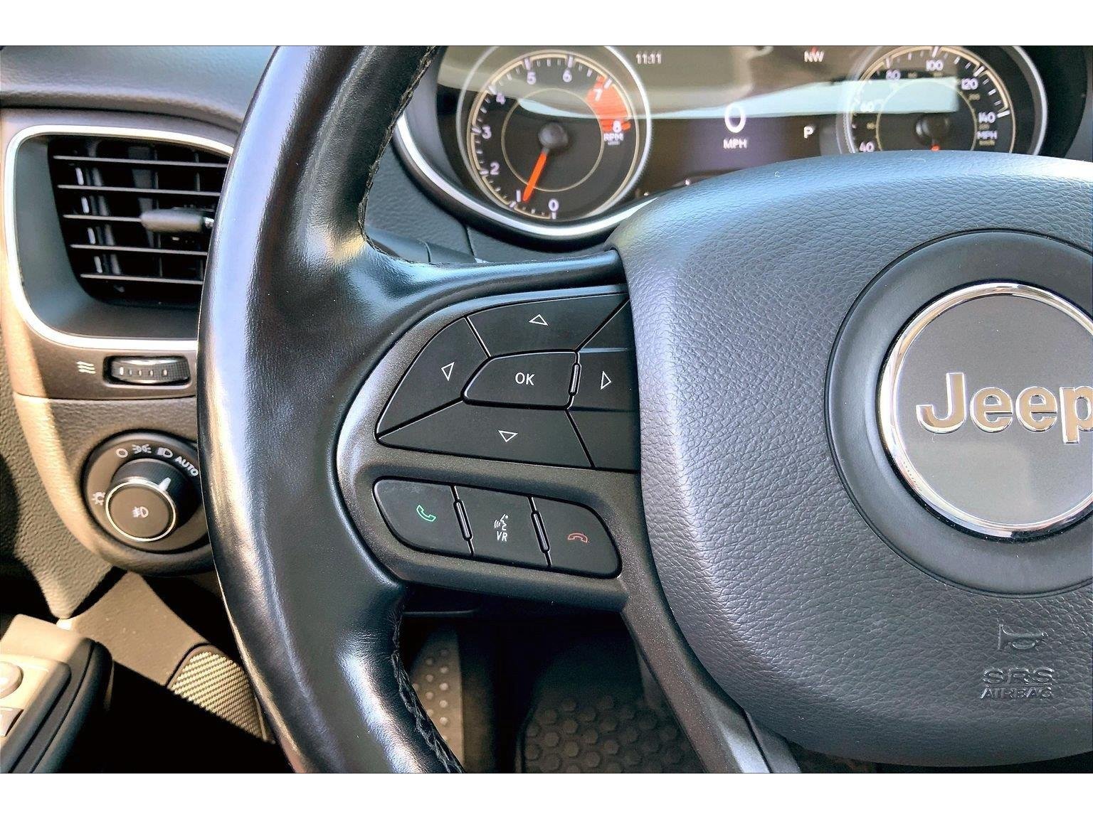 Used 2021 Jeep Cherokee Trailhawk AWD/4WD image 17
