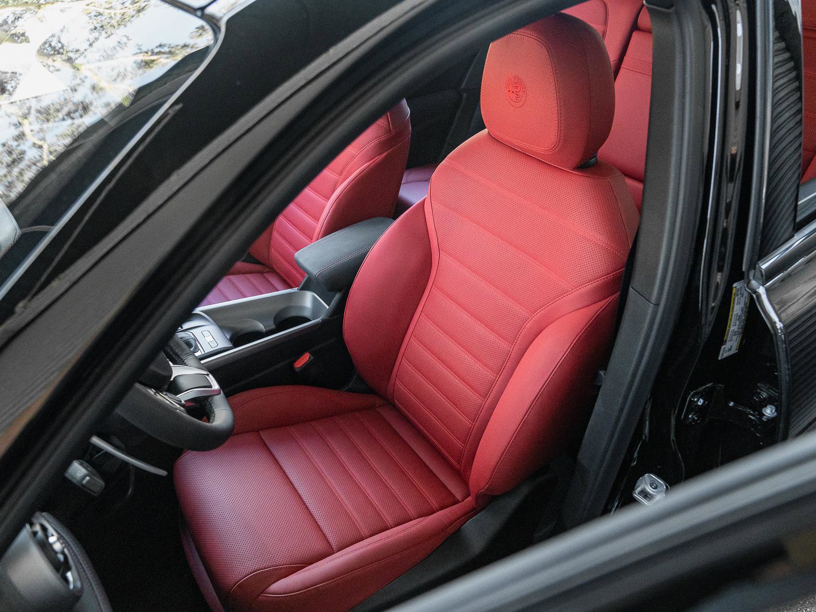 New 2026 Alfa Romeo Tonale Veloce w/ Quick Order Package 23H Volce image 10