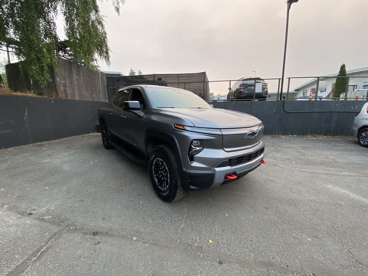 Used 2026 Chevrolet Silverado EV Trail Boss AWD/4WD image 8