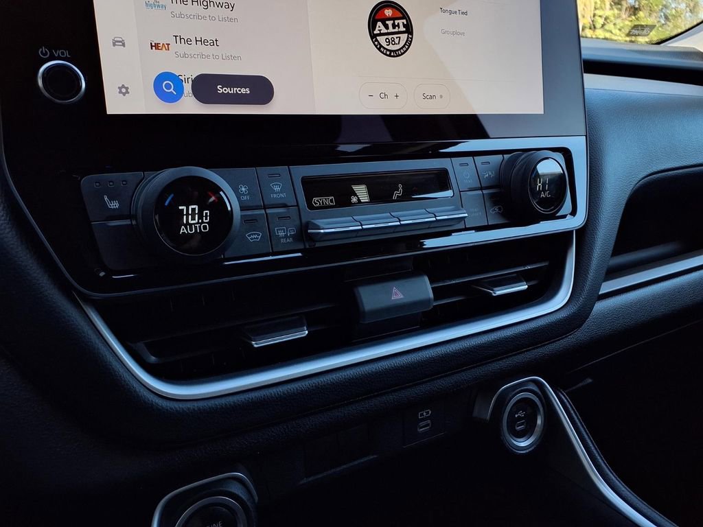 Certified 2024 Toyota Grand Highlander XLE image 10