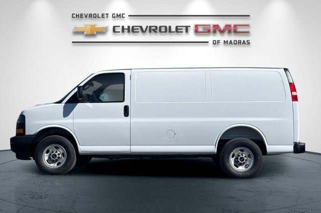 New 2026 GMC Savana 3500 w/ Driver Convenience Package RWD image 6