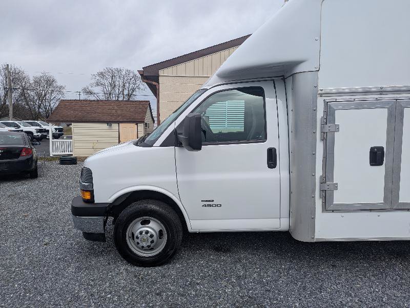 Used 2023 Chevrolet Express 4500 w/ Power Convenience Package RWD image 2