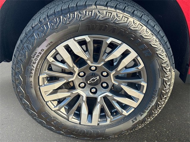 Used 2025 Chevrolet Tahoe Z71 w/ Comfort Package image 11