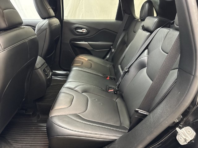 Used 2022 Jeep Cherokee Limited w/ Mopar Interior Package AWD/4WD image 13