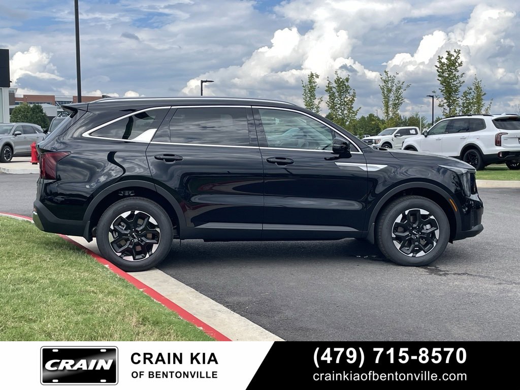 New 2025 Kia Sorento S image 9