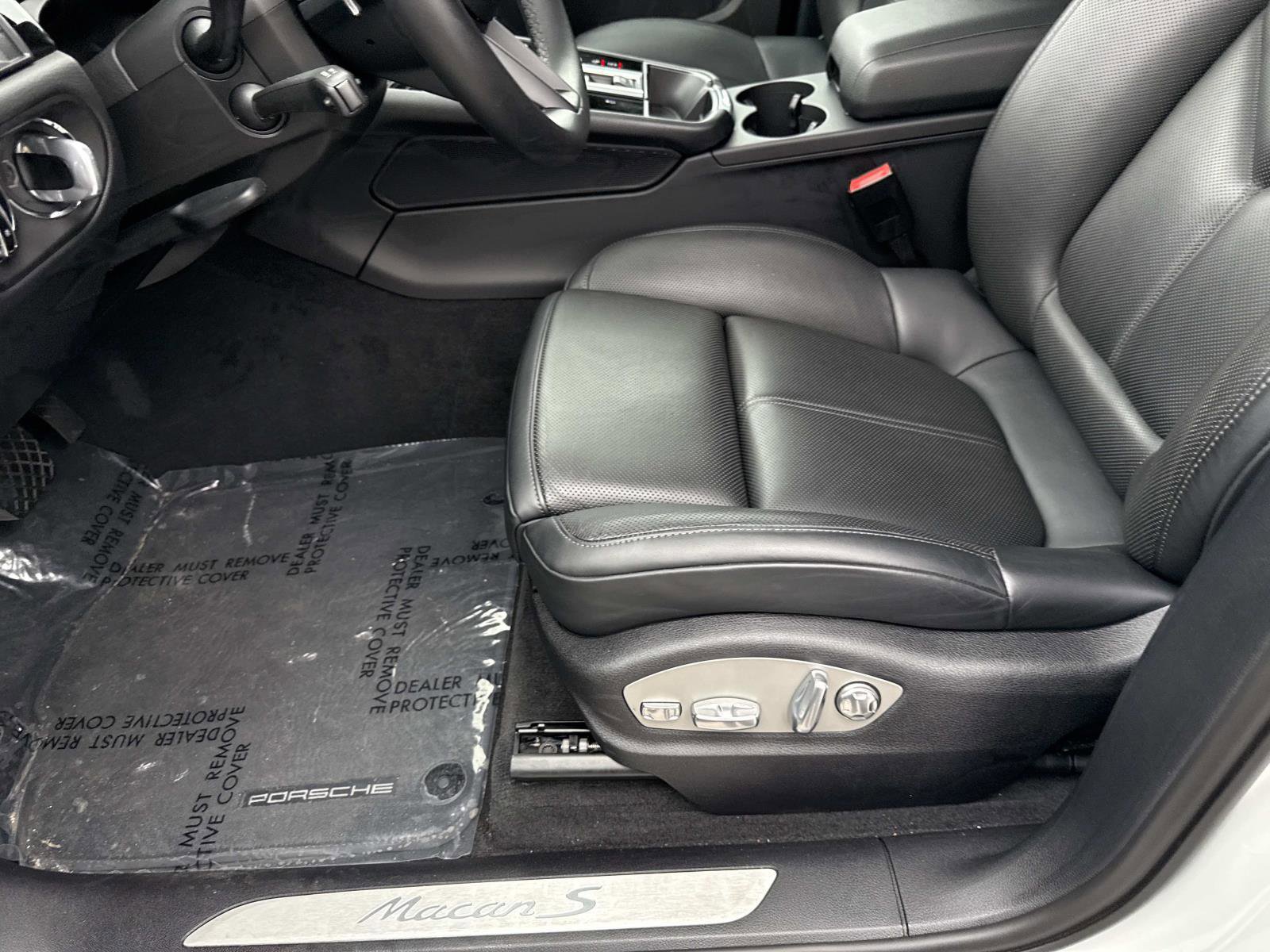 Used 2024 Porsche Macan S image 21