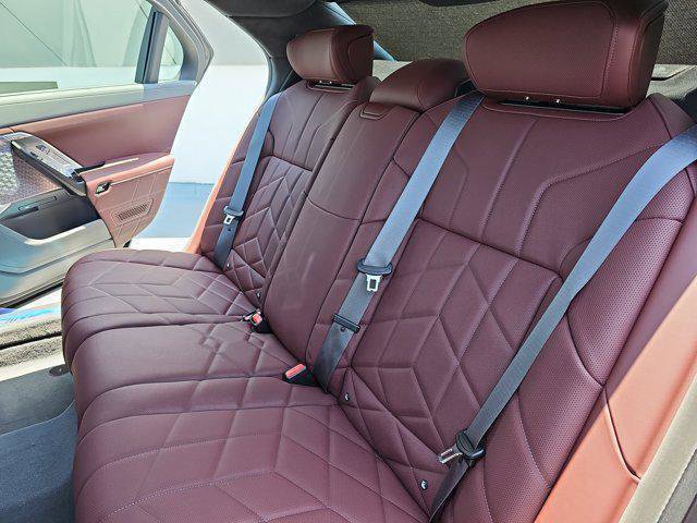 New 2025 BMW 760i xDrive w/ Executive Package image 15