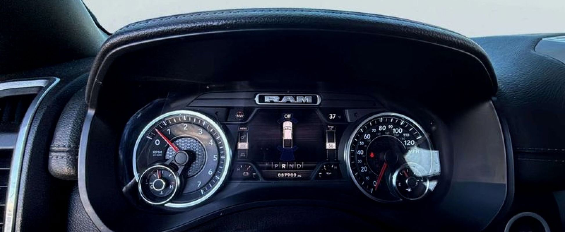 Used 2021 RAM 1500 Laramie w/ Sport Appearance Package image 11