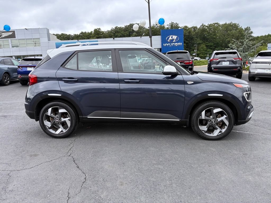 Used 2021 Hyundai Venue FWD image 8