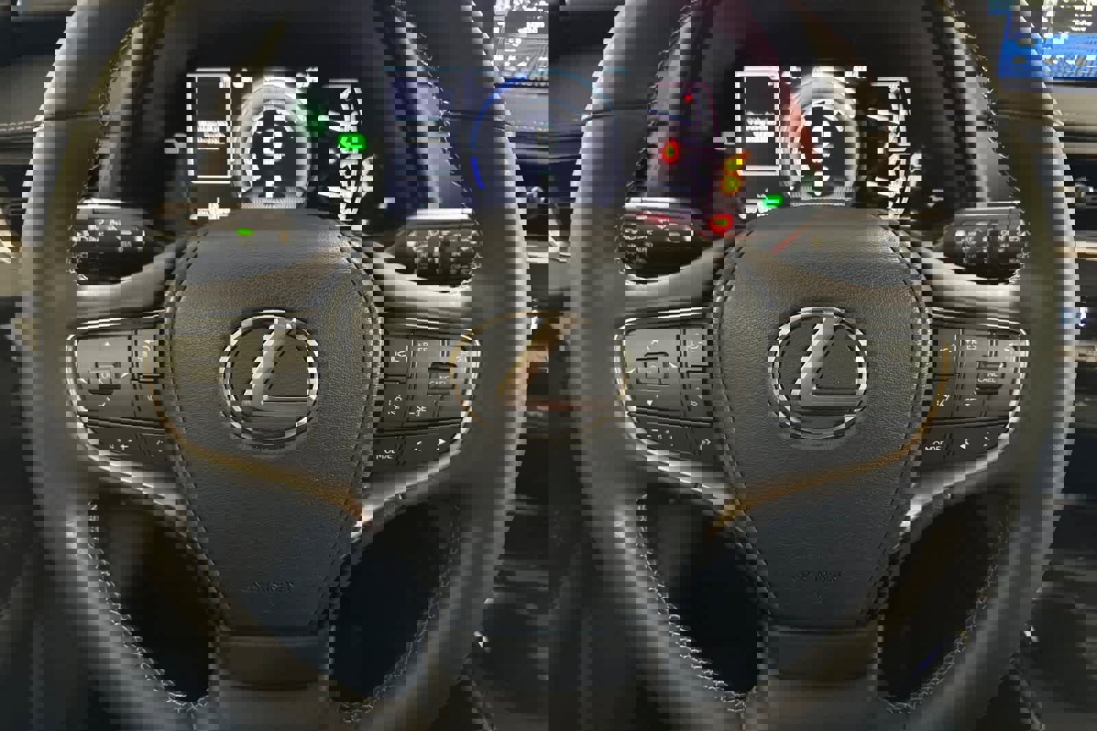 Used 2022 Lexus UX 250h image 23