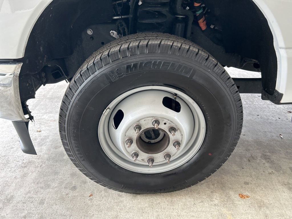 Used 2025 Ford F350 XLT image 12
