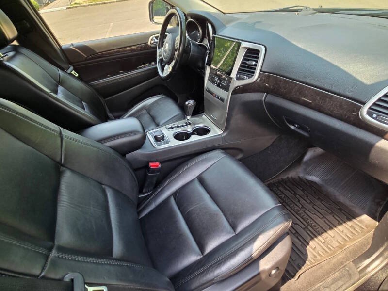Used 2012 Jeep Grand Cherokee Laredo AWD/4WD image 12