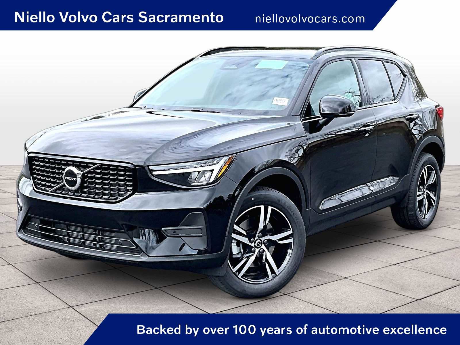New 2026 Volvo XC40 B4 Core w/ Climate Package