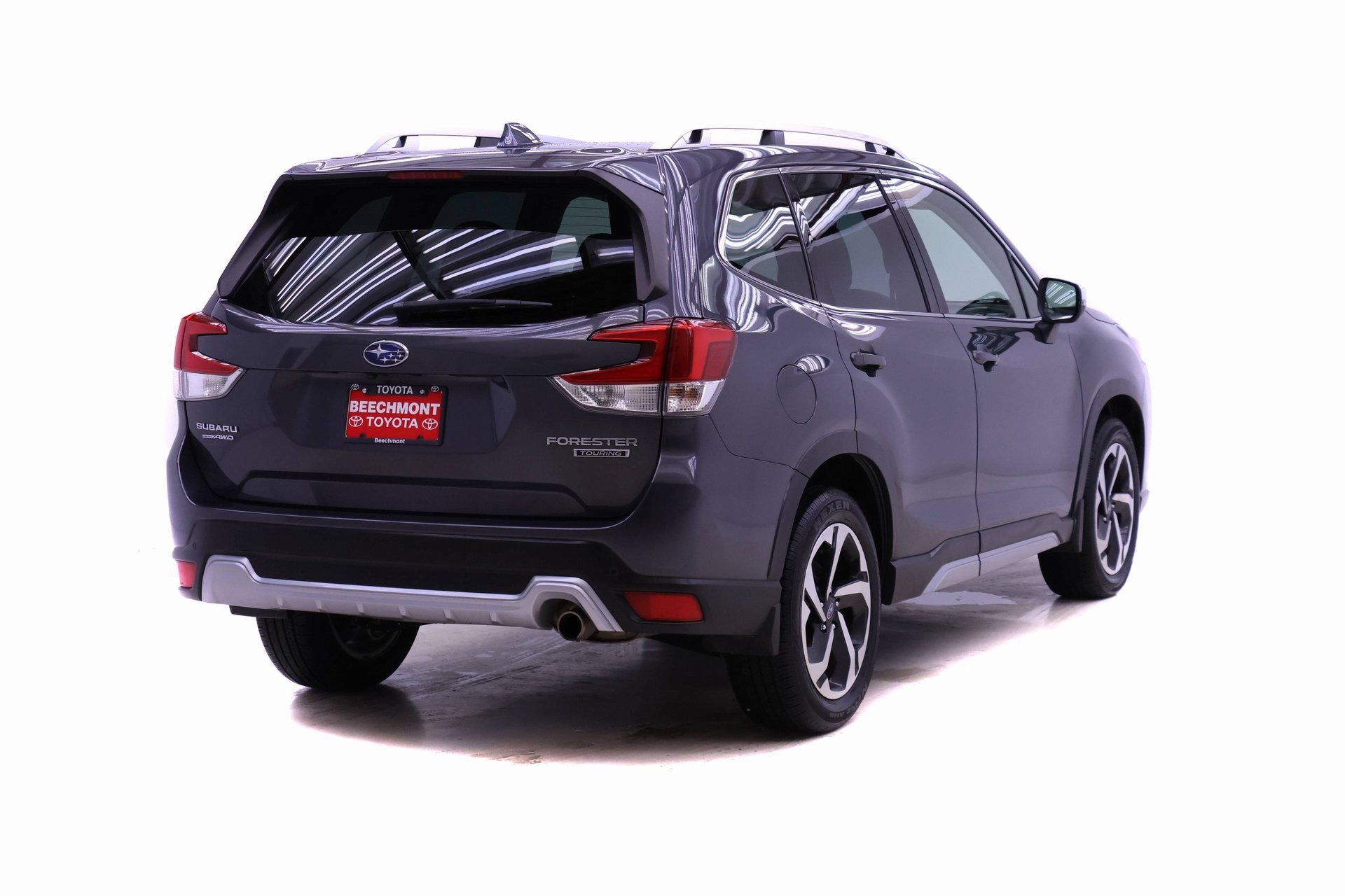 Used 2023 Subaru Forester Touring image 2