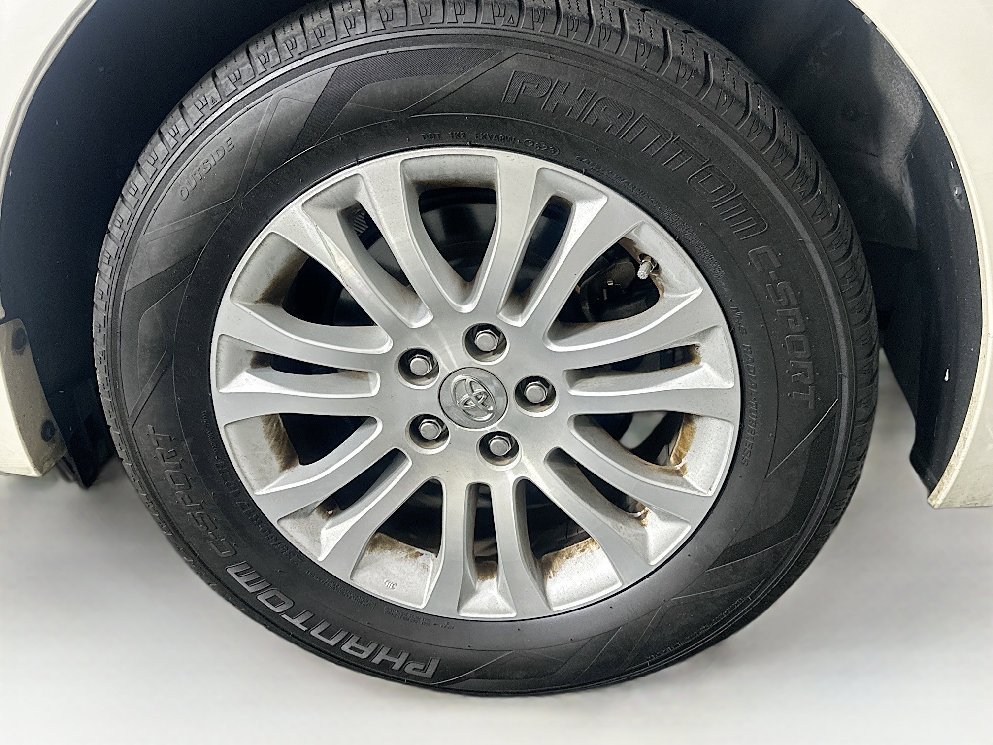 Used 2017 Toyota Sienna XLE image 10