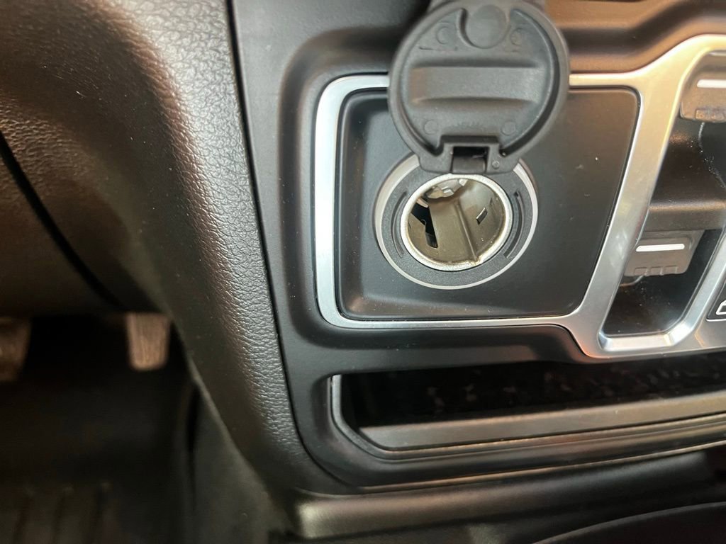 Used 2020 Jeep Wrangler Unlimited Sahara image 30