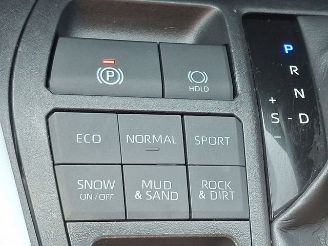 Used 2025 Toyota RAV4 XLE AWD/4WD image 23