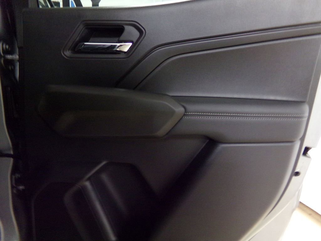 New 2025 Chevrolet Colorado LT w/ LT Convenience Package image 9
