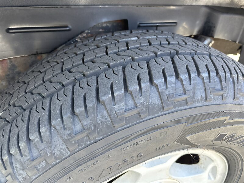 Used 2004 Chevrolet Avalanche 2WD image 20