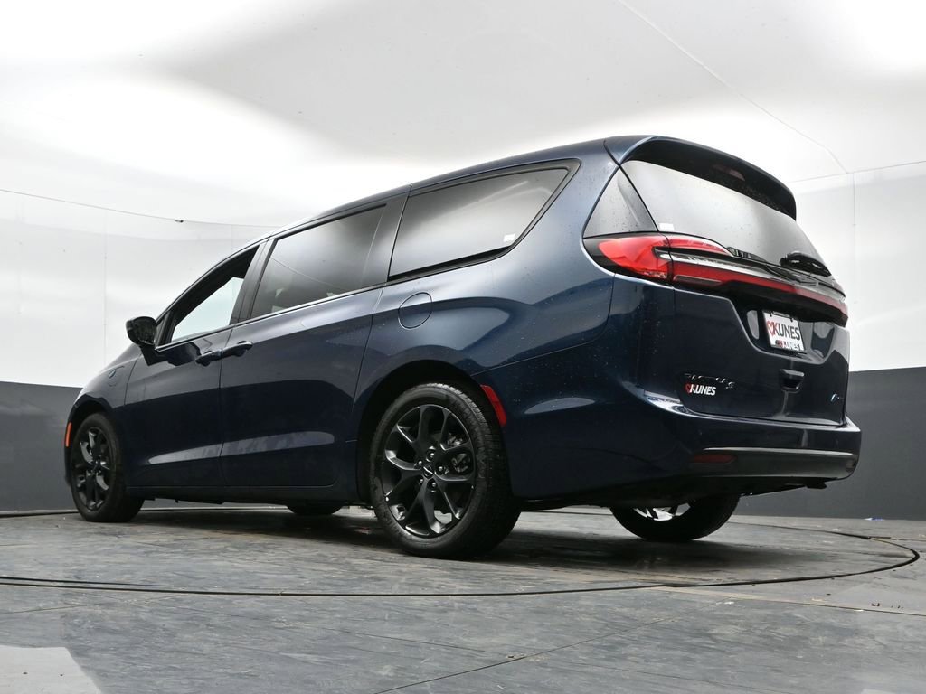 Used 2023 Chrysler Pacifica Limited w/ S Appearance Package FWD image 46